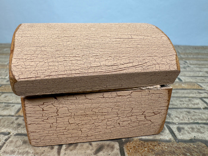 Artisan Taylor Jade Handmade Decorated Chest Golf Accessories